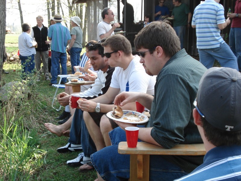 picnic08-14.jpg - Mmm ... good chow (Rajiv Shah '09, Rob Courtney '08, Marcus Tuttle '10)