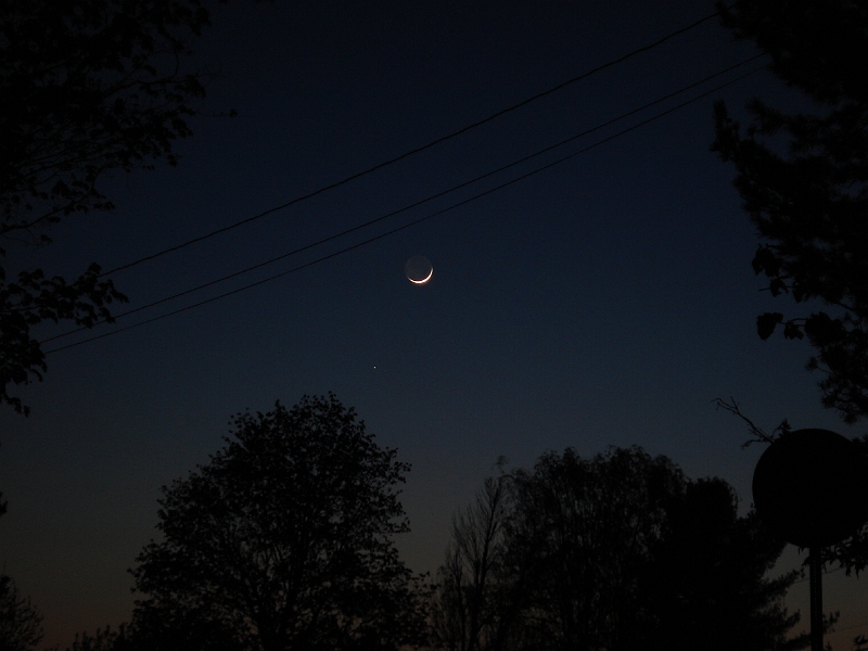 DSC03298.JPG - A 2-day old waxing crescent Moon and Mercury